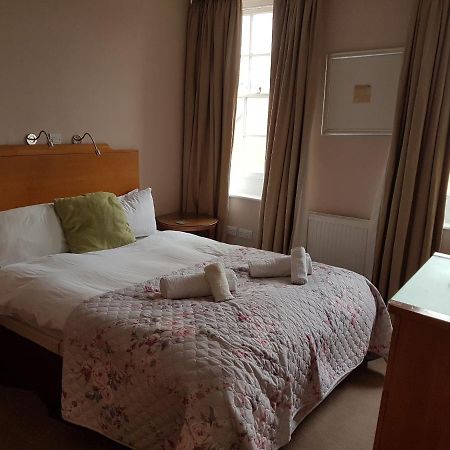 Hotel The Antelope At Upavon Esterno foto