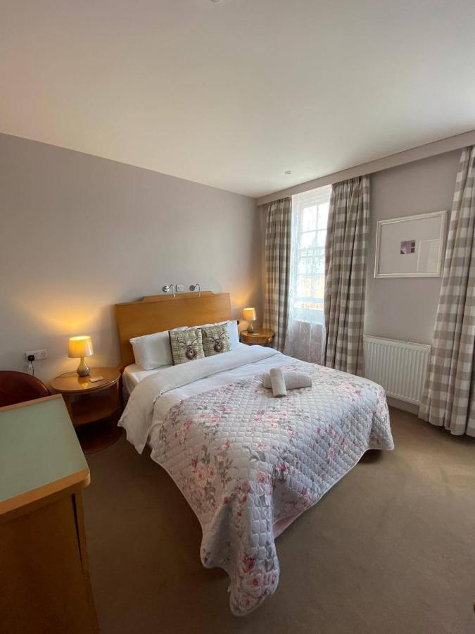 Hotel The Antelope At Upavon Esterno foto
