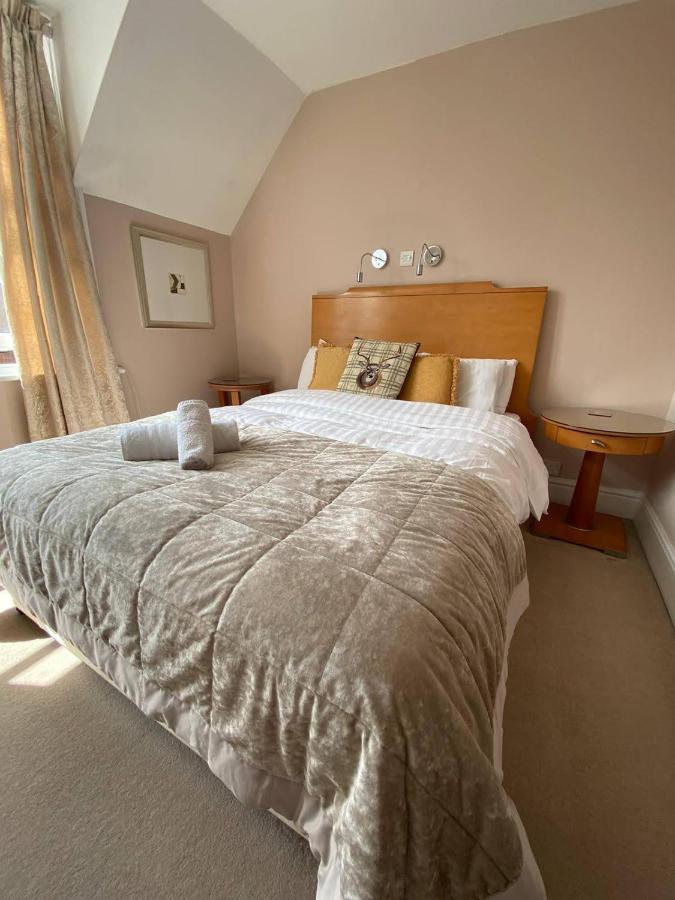 Hotel The Antelope At Upavon Esterno foto