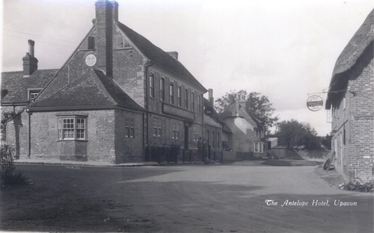 Hotel The Antelope At Upavon Esterno foto