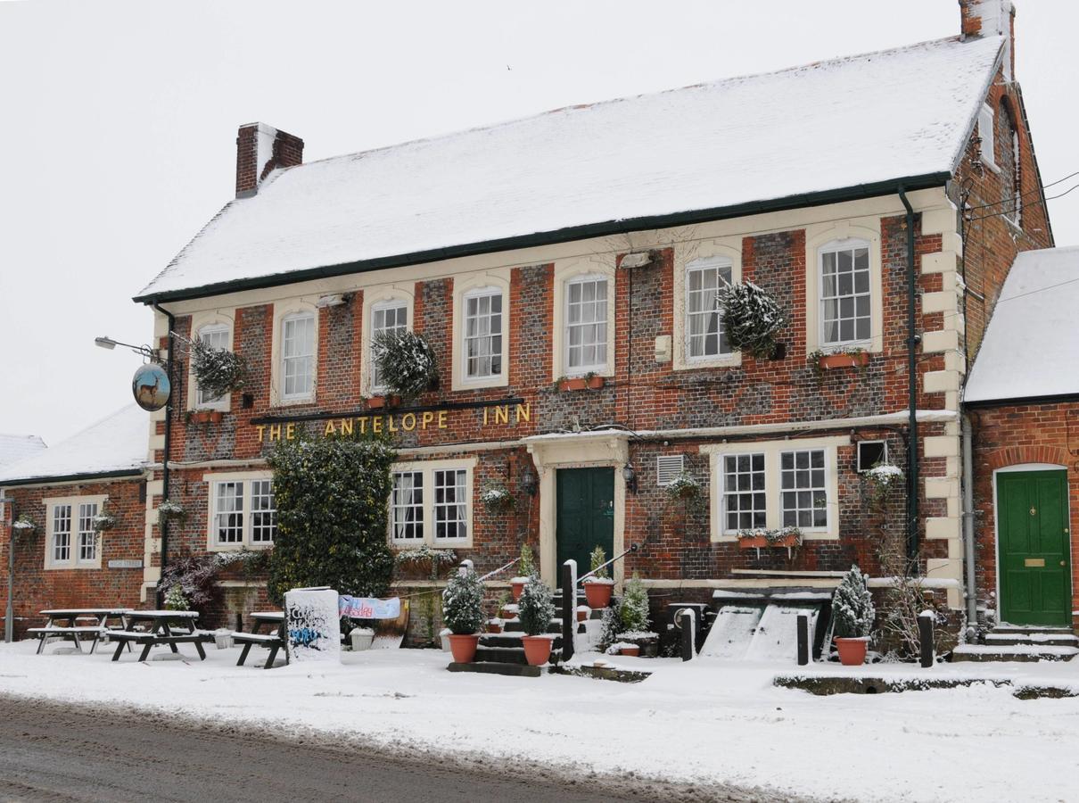Hotel The Antelope At Upavon Esterno foto